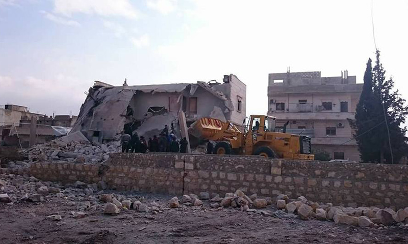 آثار الغارات الجوية على مدينة الاتارب بريف حلب الغربي-24 كانون الأول_(فيس بوك)