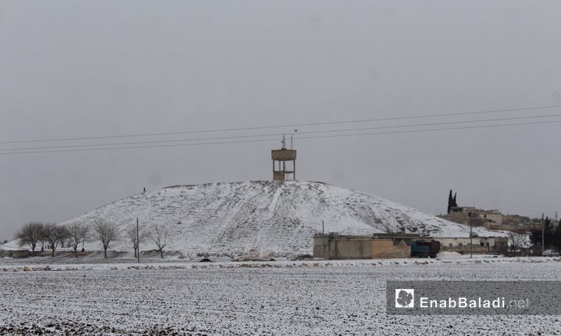 الثلوج على تلة دابق بريف حلب الشمالي_21 كانون الأول_(عنب بلدي)