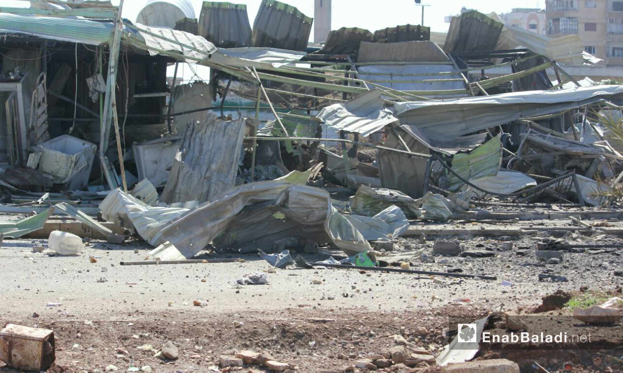 آثار قصف الطيران الحربي على حي الوعر المحاصر_17 شباط 2017_(عنب بلدي)