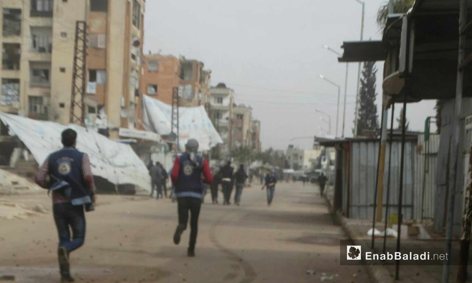 آثار القصف المدفعي والجوي على حي الوعر المحاصر بمدينة حمص_8 شباط 2017_(عنب بلدي)
