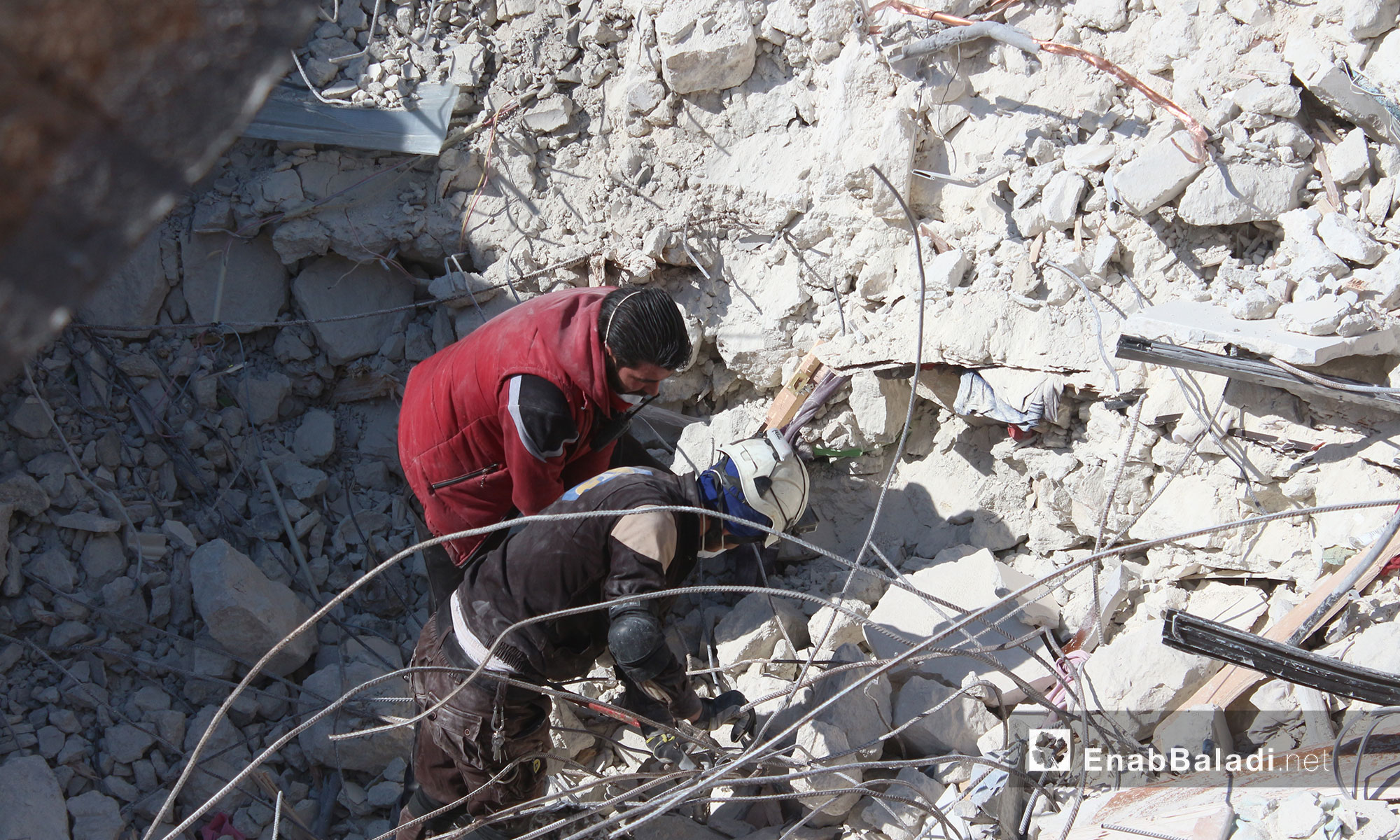 الدمار الذي لحق بالأحياء االسكنية جراء قصف الطيران الروسي والتحالف في إدلب - 7 شباط 2017 (عنب بلدي)