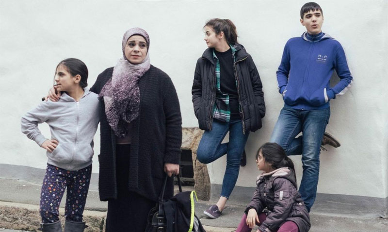 اللاجئة السورية هالة التي سترافق المخرج الألماني إلى حفل "أوسكار" - (انترنت)