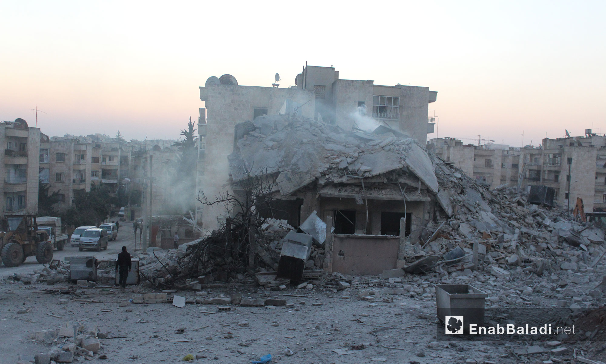 الدمار الذي لحق بالأحياء االسكنية جراء قصف الطيران الروسي والتحالف في إدلب - 7 شباط 2017 (عنب بلدي)
