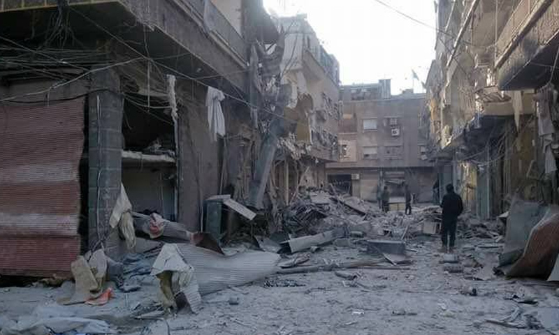 آثار القصف على حي القابون في ريف دمشق - 25 شباط -(فيس بوك)