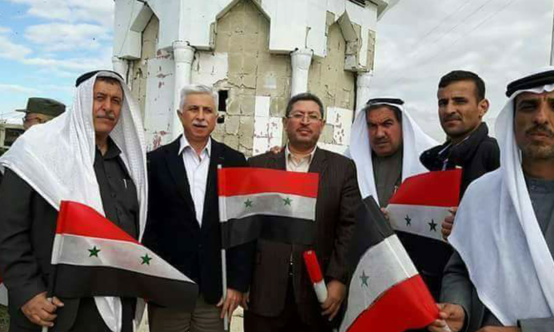 عضوا "مجلس الشعب" مجيب الرحمن الدندن ومحمد خير الماشي وسط مدينة منبج- الاثنين 13 آذار (فيس بوك)