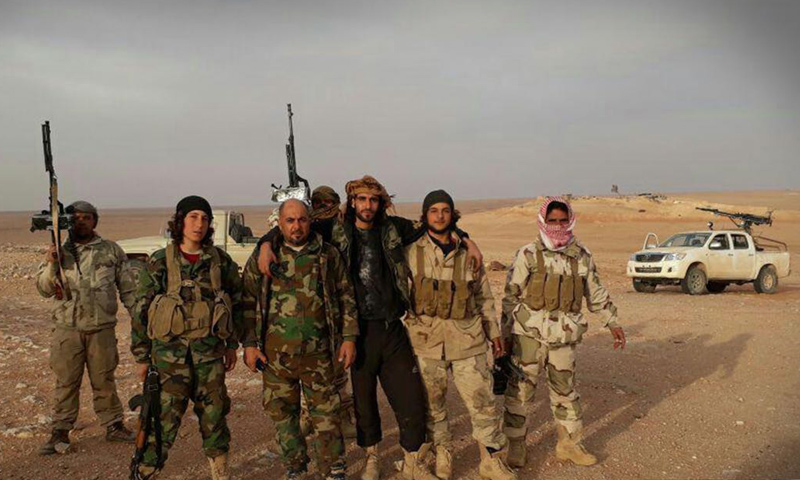 عناصر من "الجيش الحر" في منطقة "السبع بيار" في البادية السورية- الثلاثاء 21 آذار (تويتر)