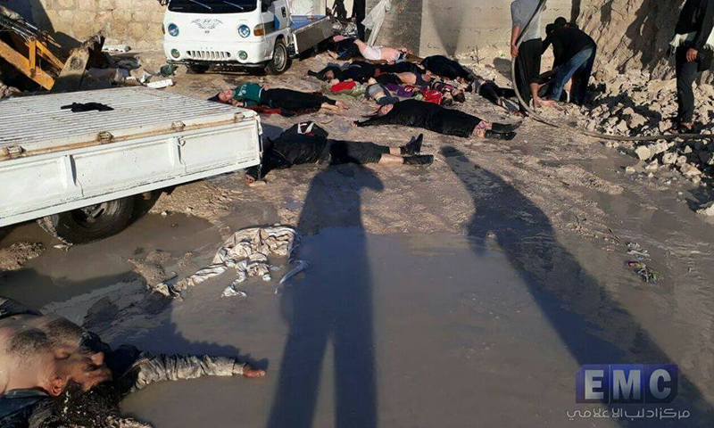 آثار قصف الغازات السامة على خان شيخون بريف إدلب - 4 نيسان - (مركز إدلب الإعلامي)