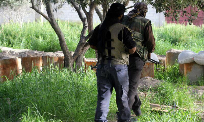 عناصر من جيش الإسلام في على جبهات الغوطة الشرقية - (جيش الإسلام)