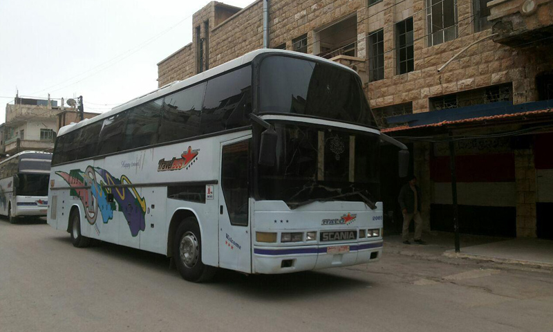 حافلة في بلدة مضايا- الأربعاء 12 نيسان (ناشطون)