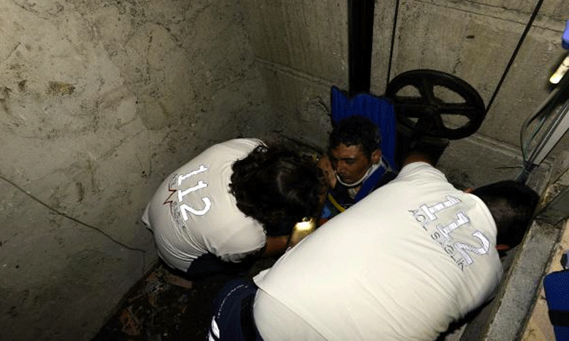 مشتبه به سوري يسقط من فتحة المصعد أثناء محاولة سرقة، في أضنة التركية- 30 أيار (حرييت)