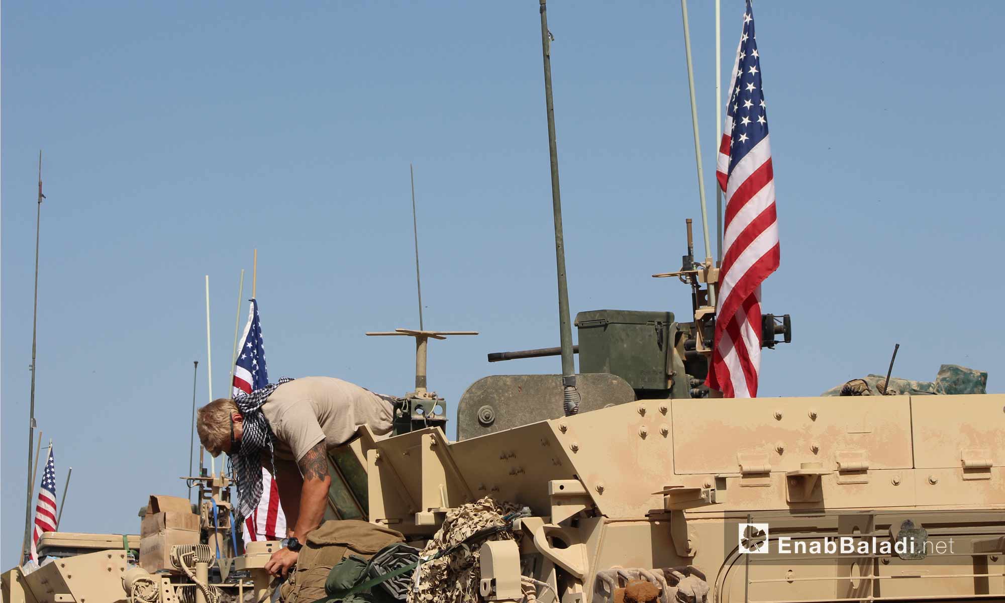 تمركز القوات الأمريكية في قرية الغنامة بمدينة الدرباسية على  الحدود السورية التركية - 1 أيار 2017 - (عنب بلدي)