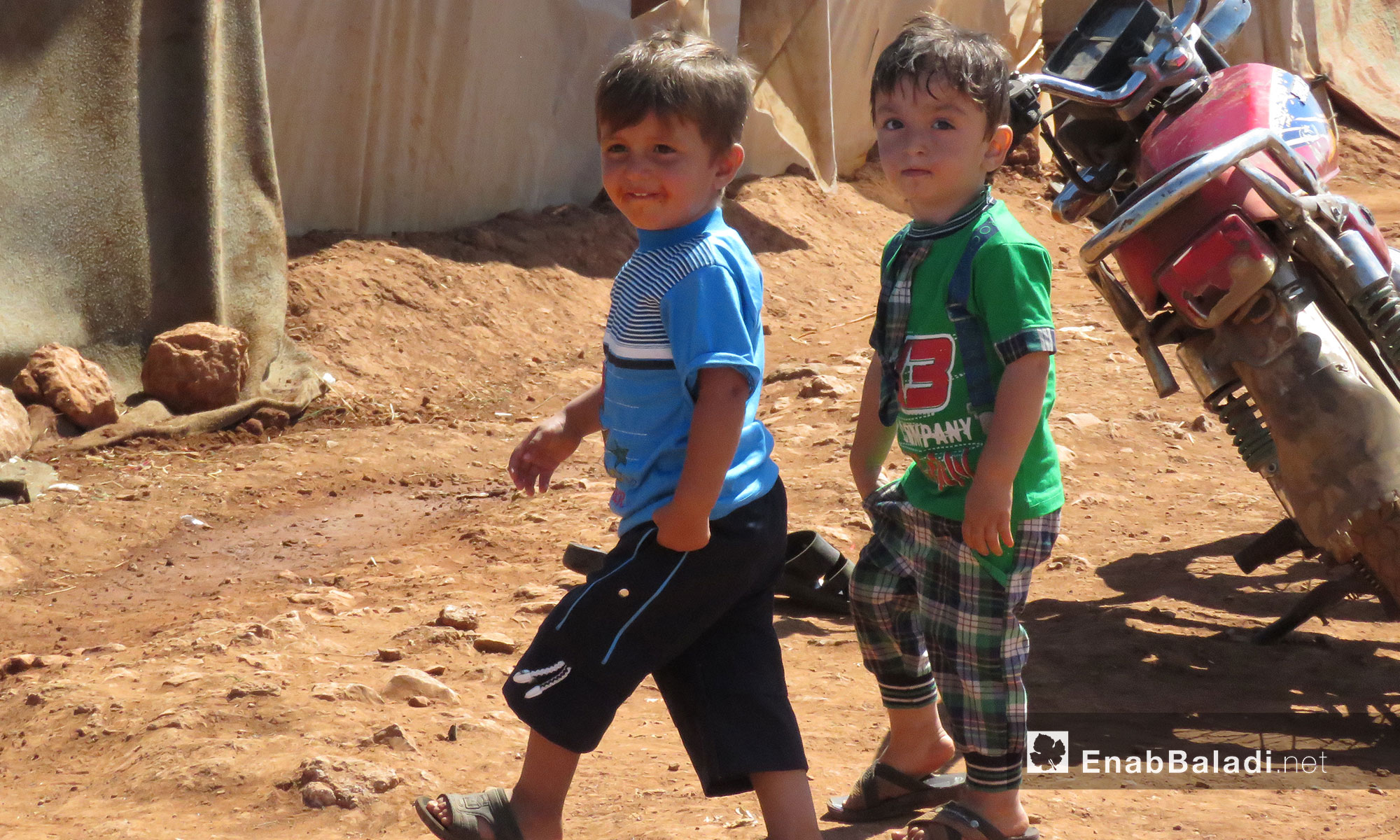 أطفال ريف حماة ثاني أيام العيد من داخل مخيمات ريف إدلب الجنوبي - 26 حزيران 2017 (عنب بلدي)
