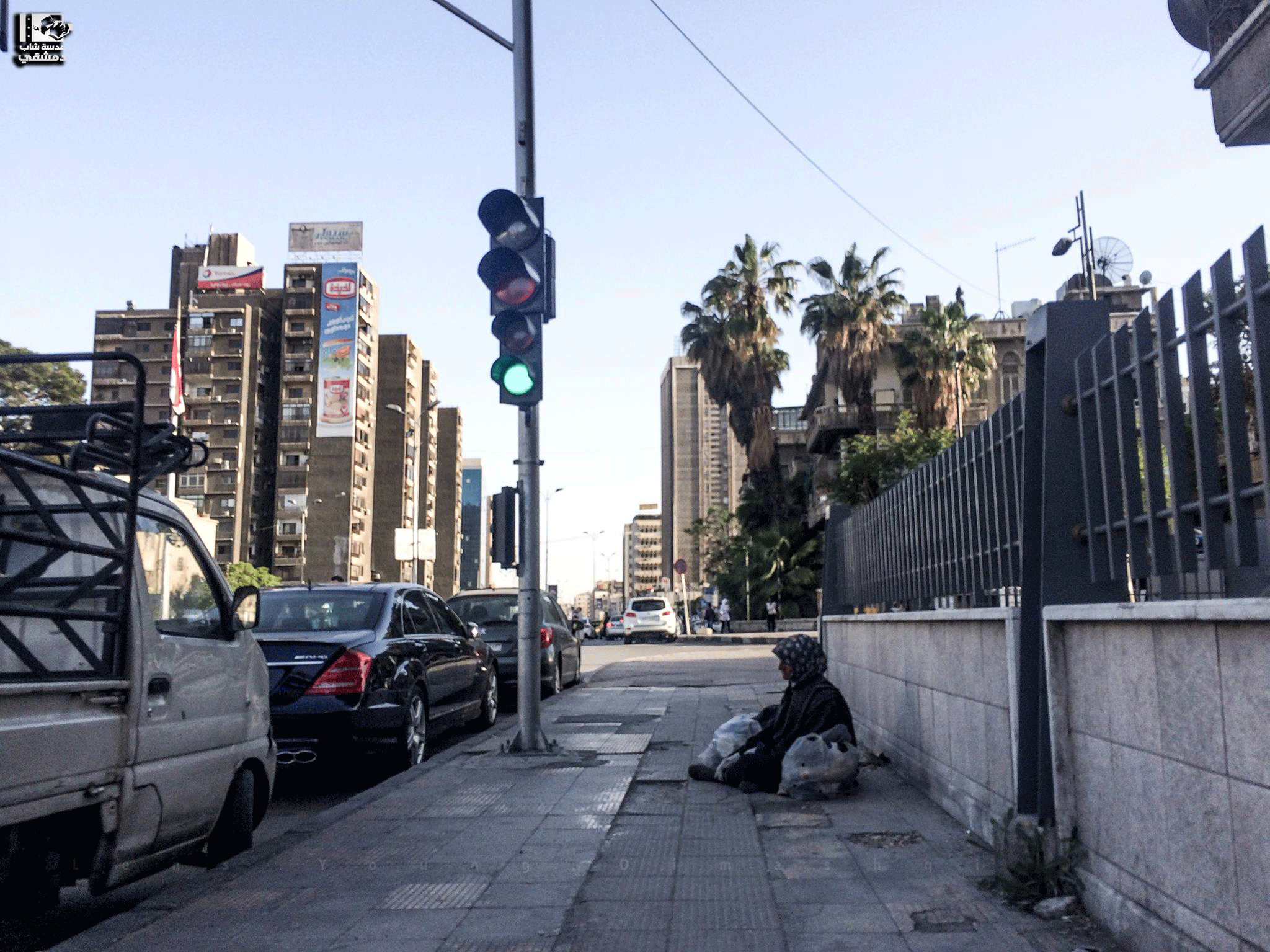متسولة في شارع الثورة، في دمشق، 27 أيار (عدسة شاب دمشقي)