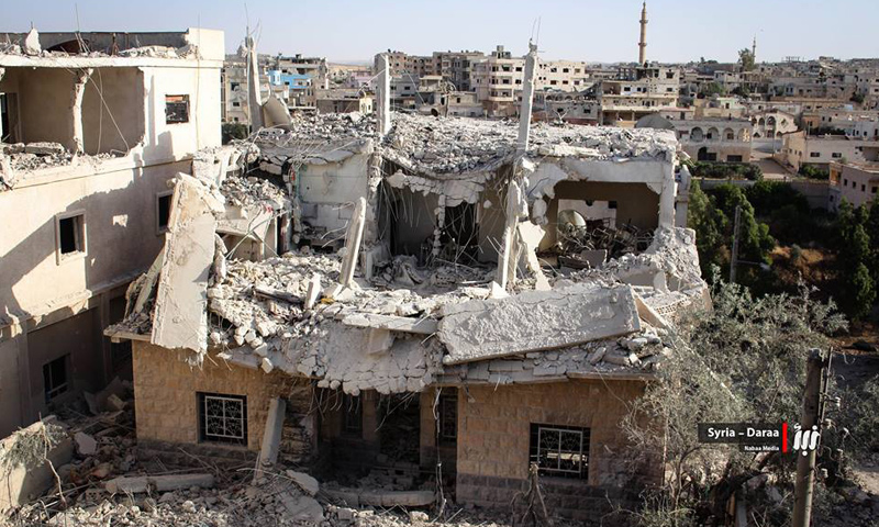 طائرات النظام تدمّر مركز "أجيال" التعليمي في حي طريق السد بمدينة درعا (نبأ)