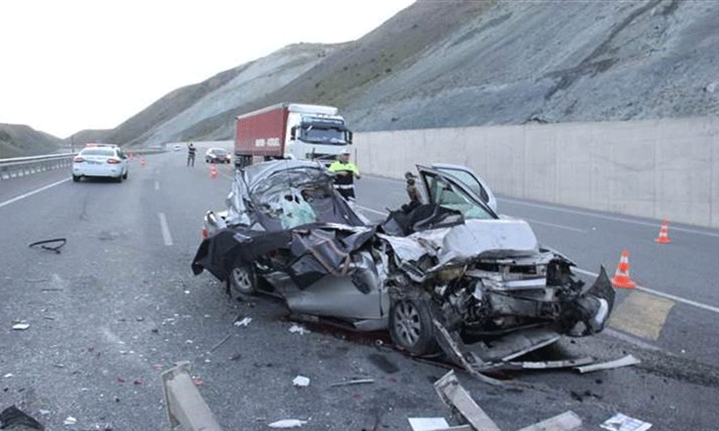 حادث سير على طريق أرزينجان، شرق تركيا- 25 حزيران (F5 Haber)
