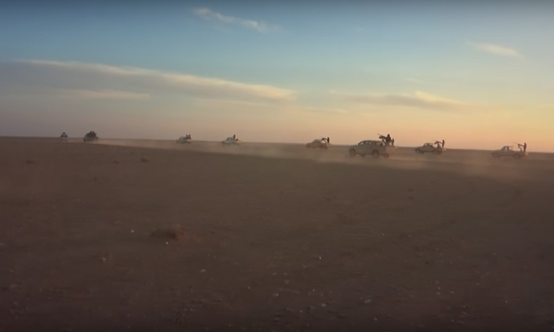 جيش أسود الشرقية خلال المعارك الدائرة في البادية السورية - (يوتيوب)