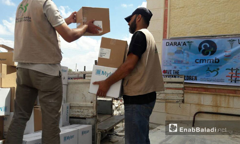 استلام فريق رحمة للأدوية في درعا - حزيران 2017 (عنب بلدي) 