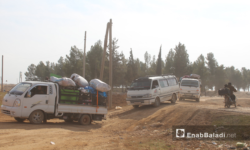 نزوح الأهالي من مناطق تنظيم الدولة في ريف حلب إلى مناطق الجيش الحر_كانون الثاني 2017_( عنب بلدي)