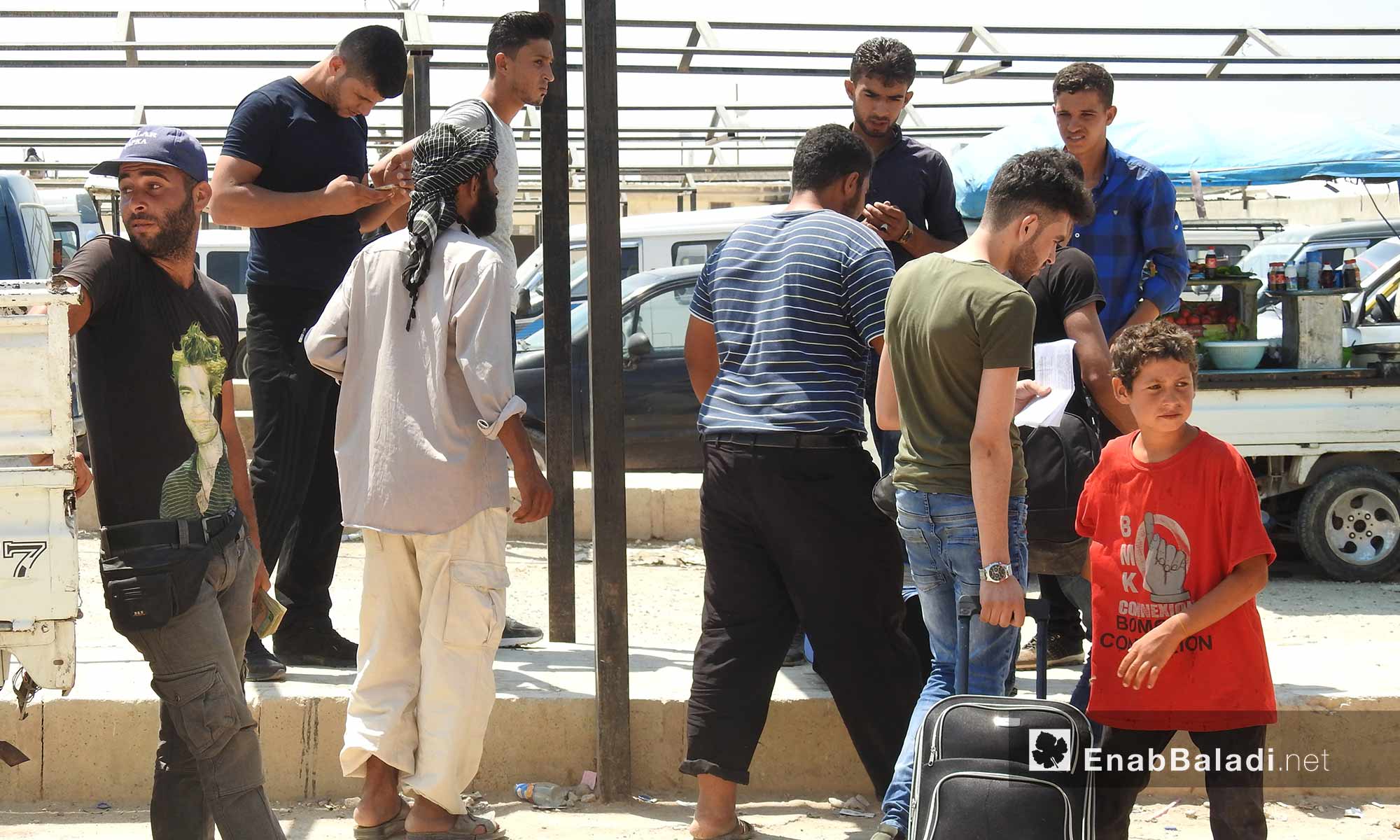 دخول السوريون من معبر باب السلامة لقضاء إجازة عيد الأضحى - 22 آب 2017 (عنب بلدي)