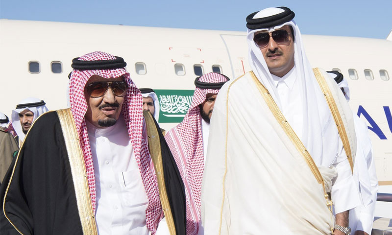 الملك سلمان ابن عبد العزيز (السعودية) والأمير تميم بن حمد بن خليفة آل ثاني (قطر)