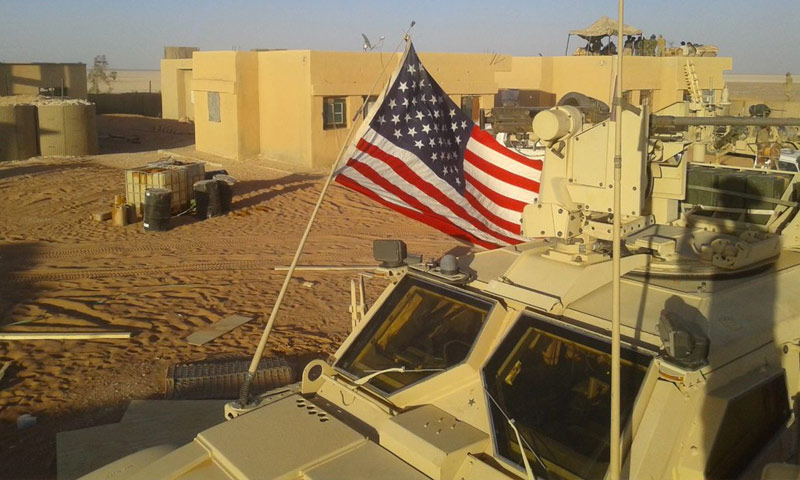 عربة أمريكية داخل قاعدة الزكف في البادية السورية (أخبار عدالة حمورابي)