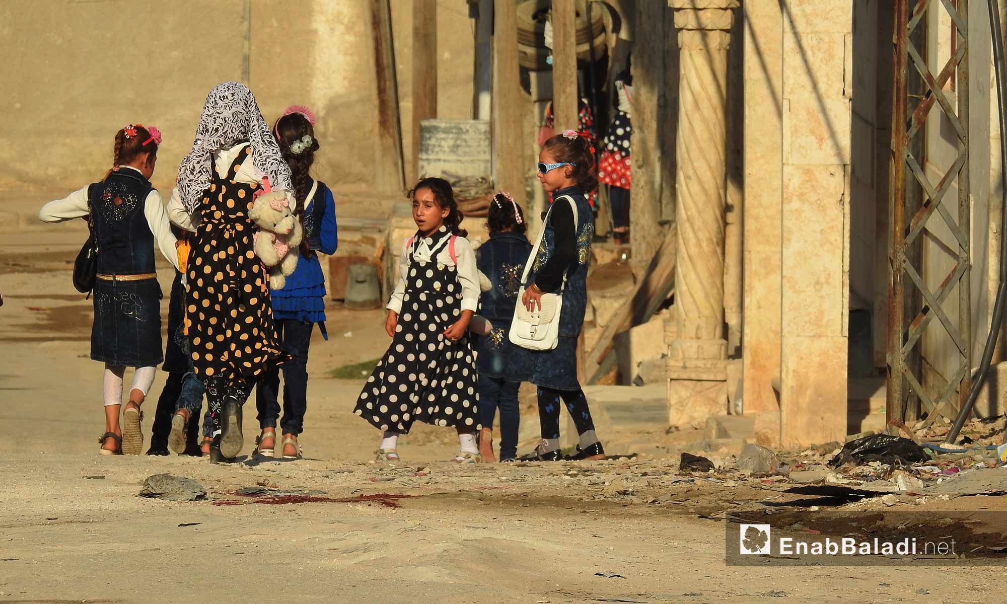 الأطفال في بلدة دابق بريف حلب الشمالي يخرجون للاحتفال بالعيد - 1 أيلول 2017 (عنب بلدي)