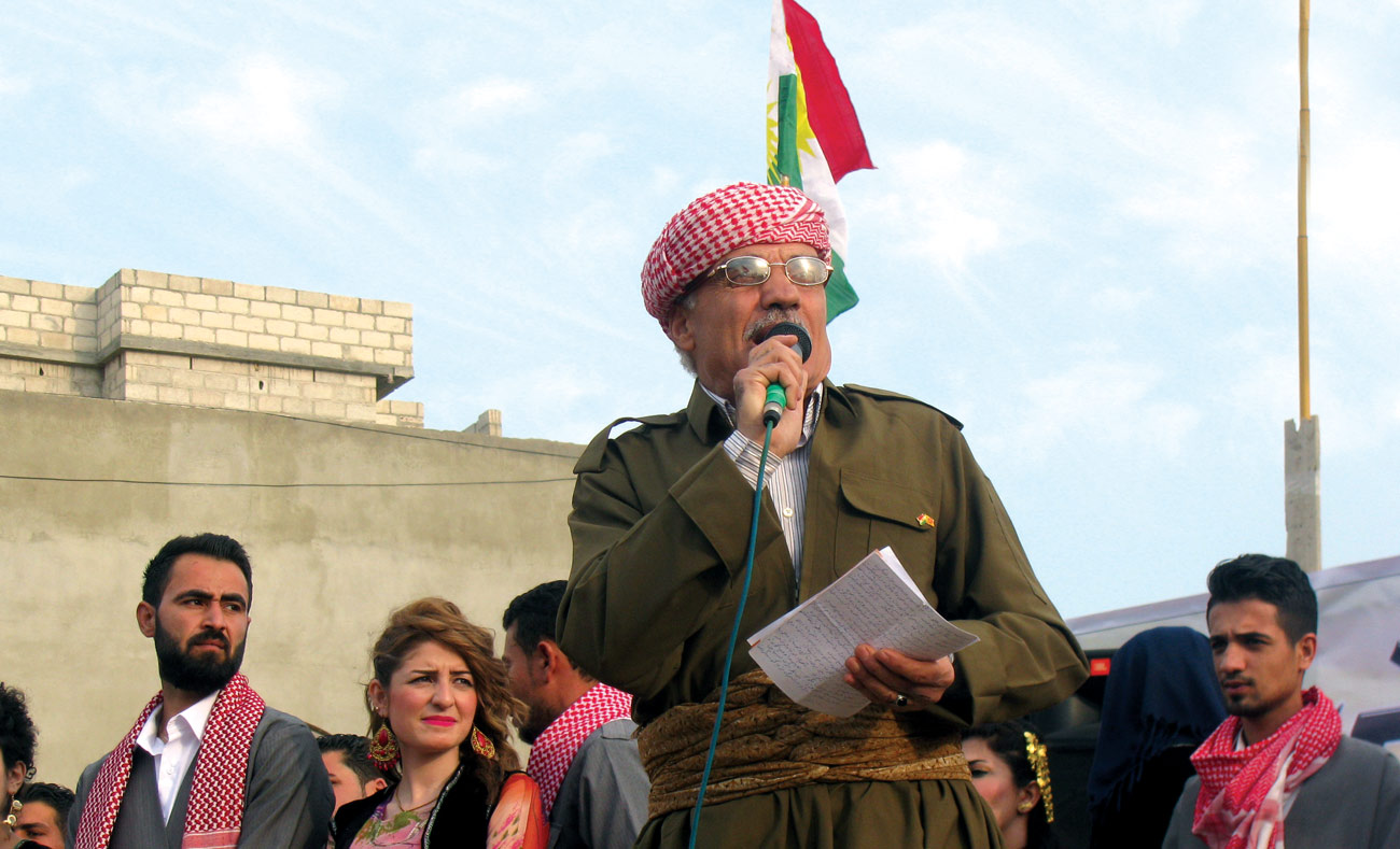 احتفال أهالي مدينة القامشلي بيوم ميلاد مال مصطفى البارزاني في سوق حطين برعاية مجلس الوطني الكردي - 2015( شبكة صوت الكرد)