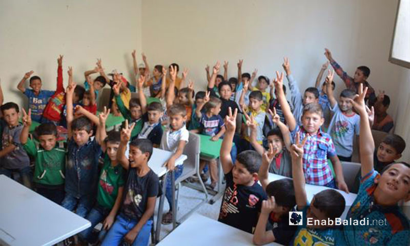 مدرسة أنشأتها جمعية عطاء في تجمعها السكني بريف إدلب - أيلول 2017 (عنب بلدي)