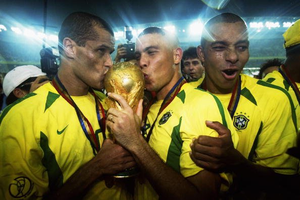 المنتخب البرازيلي بطلًا لمونديال 2002 (فيفا)