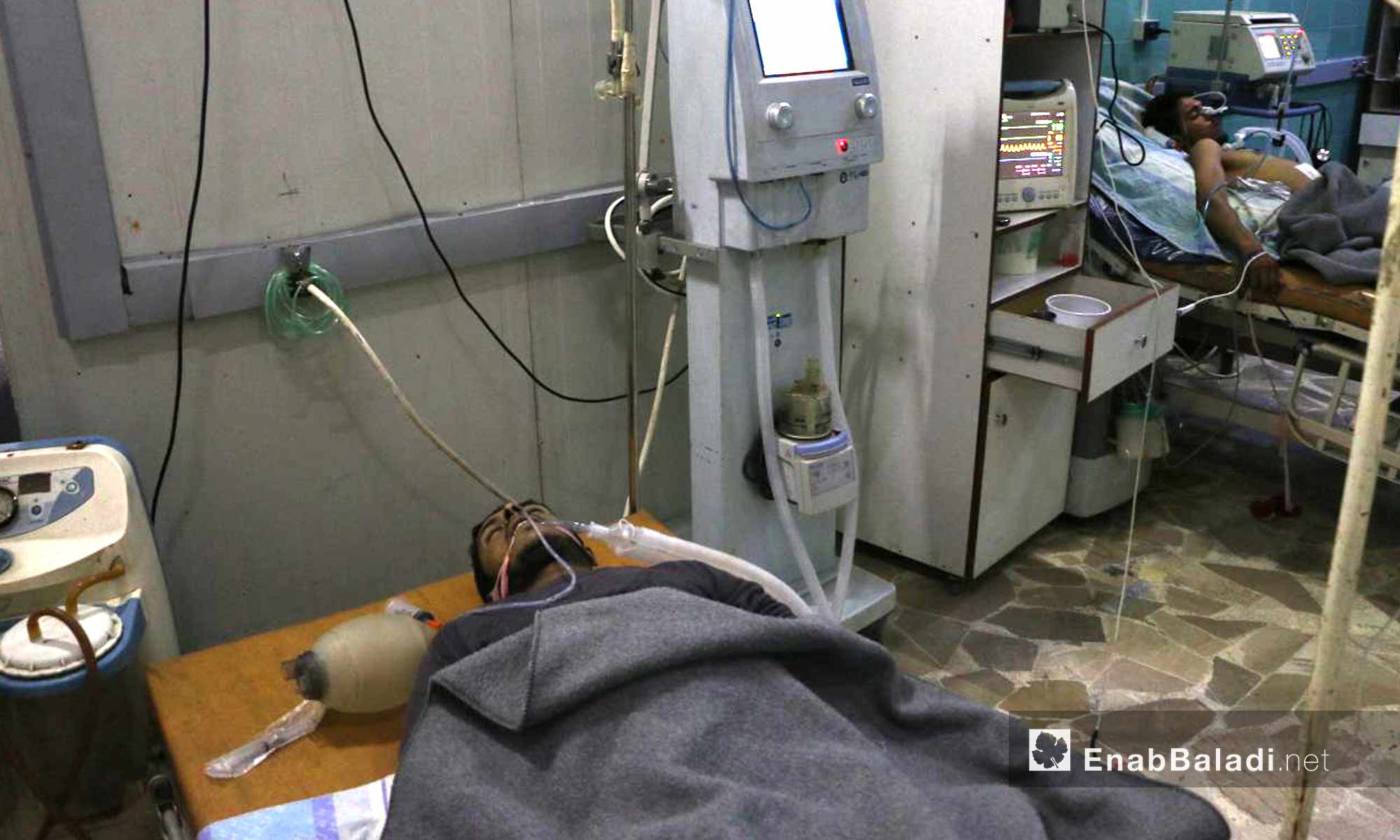 شابان أصيبا بالتسمم في زملكا بالغوطة الشرقية - 23 تشرين الثاني 2017 (عنب بلدي)
