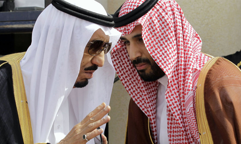 ولي العهد السعودي محمد بن سلمان مع والده الملك
