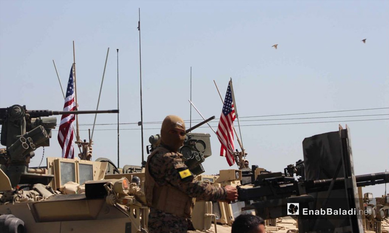 تمركز القوات الأمريكية في قرية الغنامة بمدينة الدرباسية على الحدود السورية التركية - 1 أيار 2017 - (عنب بلدي)