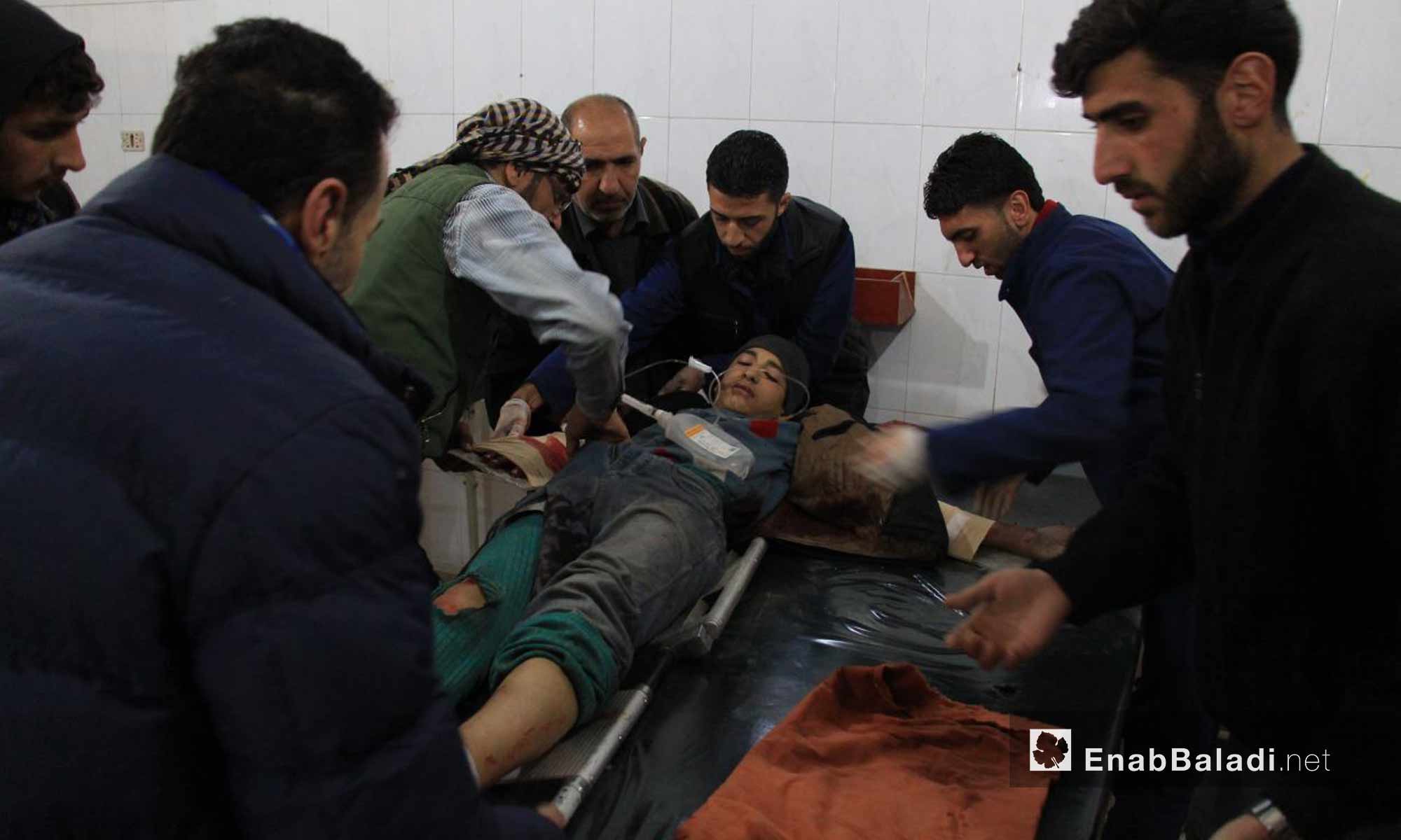 جرحى القصف الجوي على بلدة مديرا في الغوطة الشرقية - 27 تشرين الثاني 2017 (عنب بلدي)