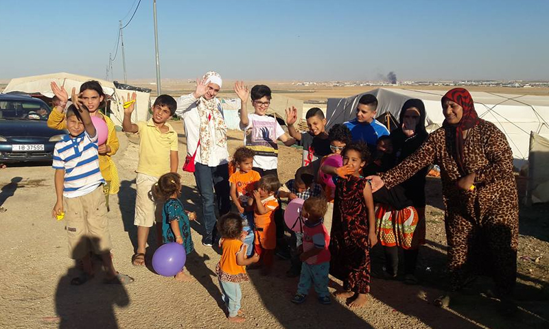 مبادرة "كتب تجمعنا" في مخيم الزعتري - حزيران 2016 (فيس بوك)