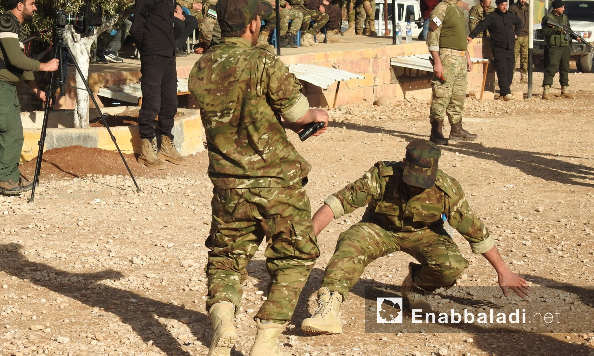 لواء المعتصم التابع للجيش السوري الحر يخرج مقاتلين جدد خضعوا لدورة تدريبية شمالي حلب - 27 كانون الأول 2017 (عنب بلدي)