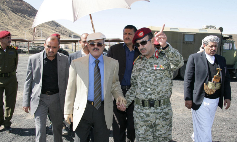 الرئيس اليمني السابق علي عبد الله صالح ونجله أحمد (إنترنت)