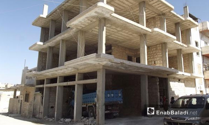 بناء حديث الإنشاء في إدلب - 21 تشرين الأول 2017 (عنب بلدي) 
