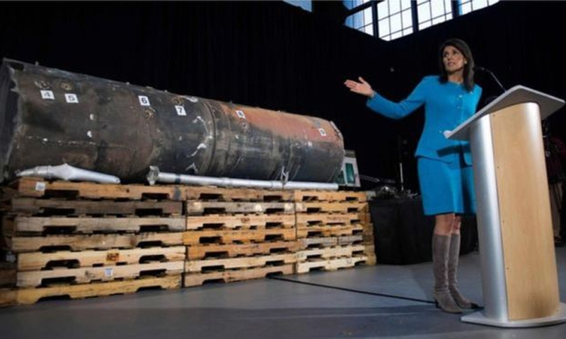 نيكي هيلي تعرض أدلة على تزويد إيران للحوثيين بالصواريخ - 14 كانون الأول 2017 (AFP)