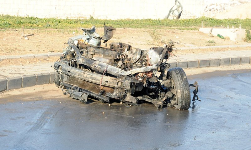 السيارة المفخخة بعد انفجارها على المتحلق الجنوبي في طرف العاصمة دمشق - 14 كانون الأول 2017 (سانا)