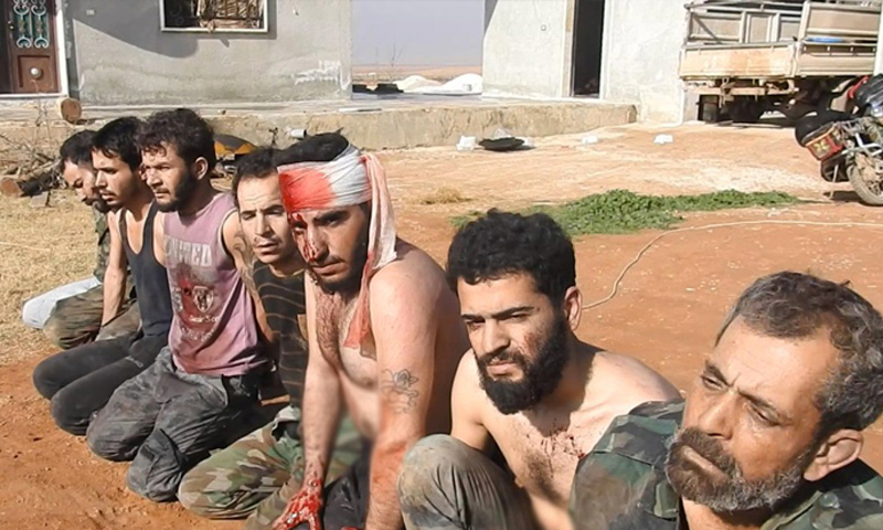 عناصر من قوات الأسد أسرهم تنظيم الدولة في محيط مطار أبو الضهور العسكري - 14 كانون الثاني 2018 (أعماق)