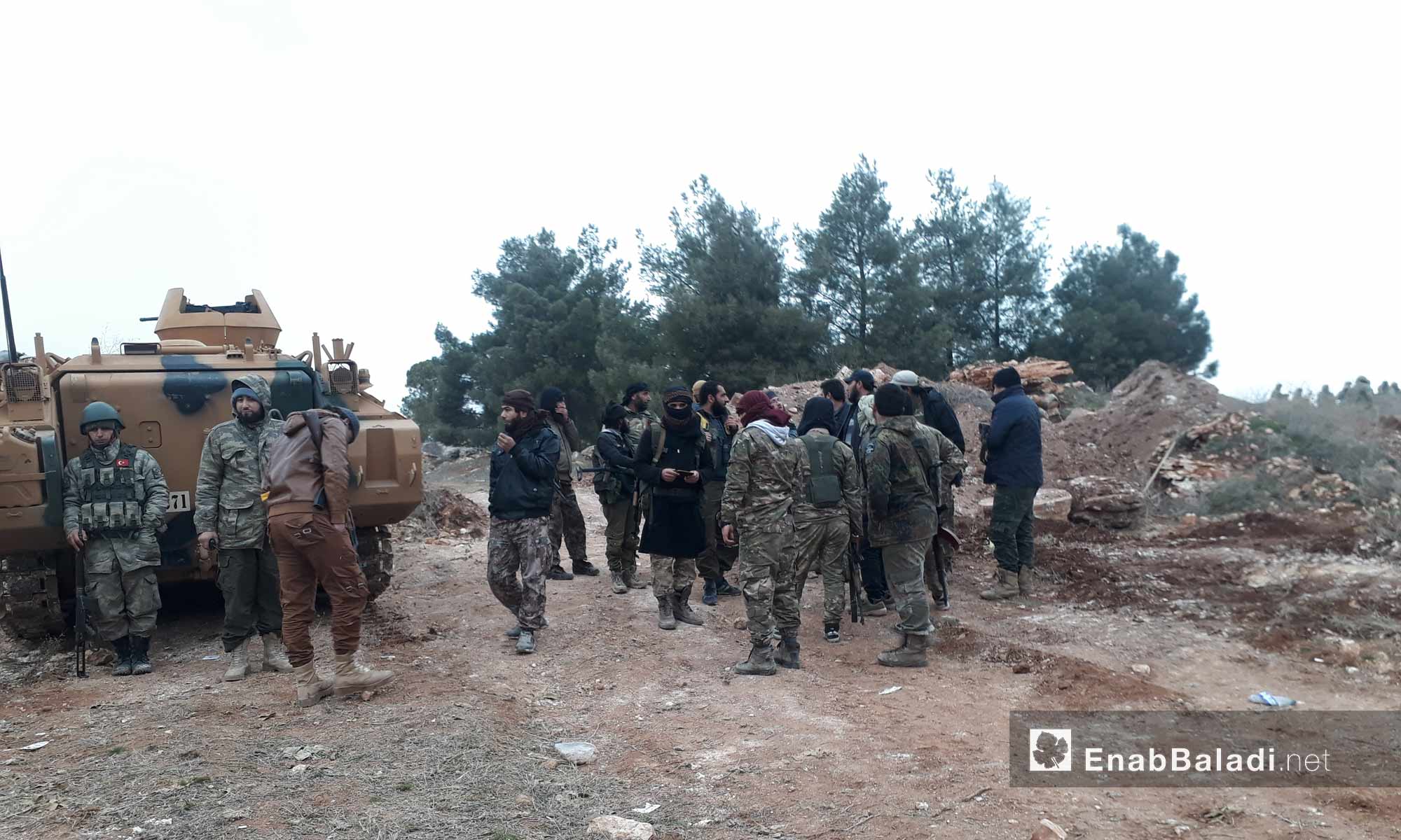 عناصر من فصائل الجيش الحر على جبل برصايا شمالي حلب بعد السيطرة عليه - 22 كانون الثاني 2018 (عنب بلدي)