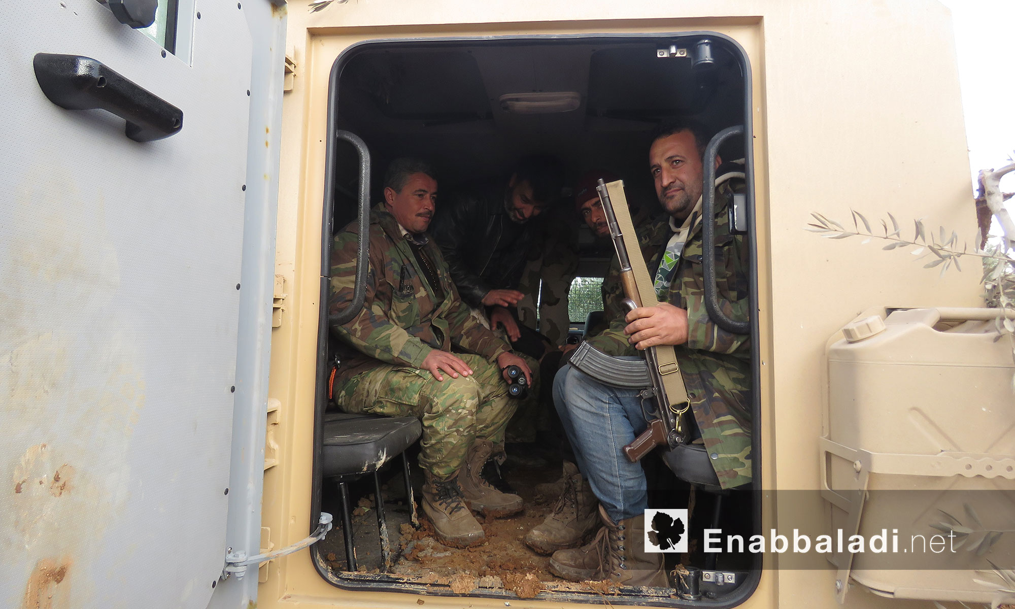 مدرعات تركية لأول مرة في معارك جيش الحر بريف ادلب الجنوبي الشرقي وريف حماه - 14 كانون الثاني 2018 (عنب بلدي)
