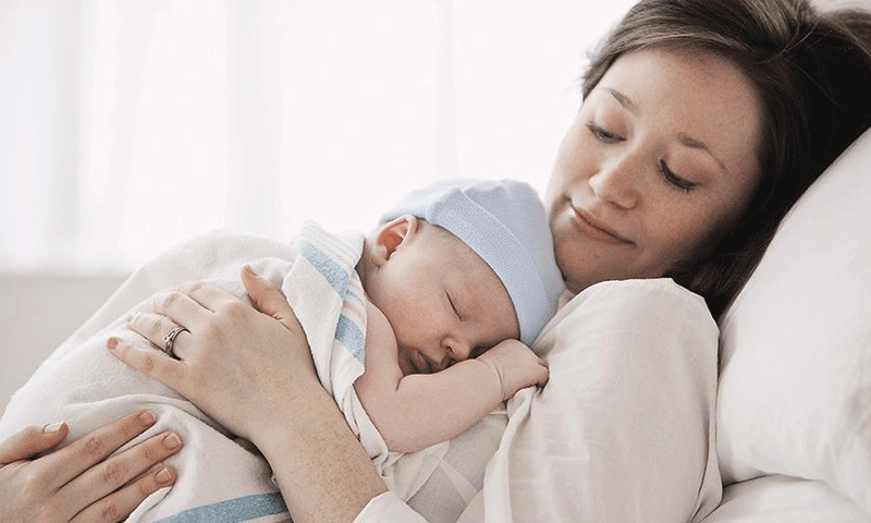 دراسة جديدة كشفت أن الرضاعة الطبيعية تحمي الأمهات من الإصابة بمرض السكري (انترنت)