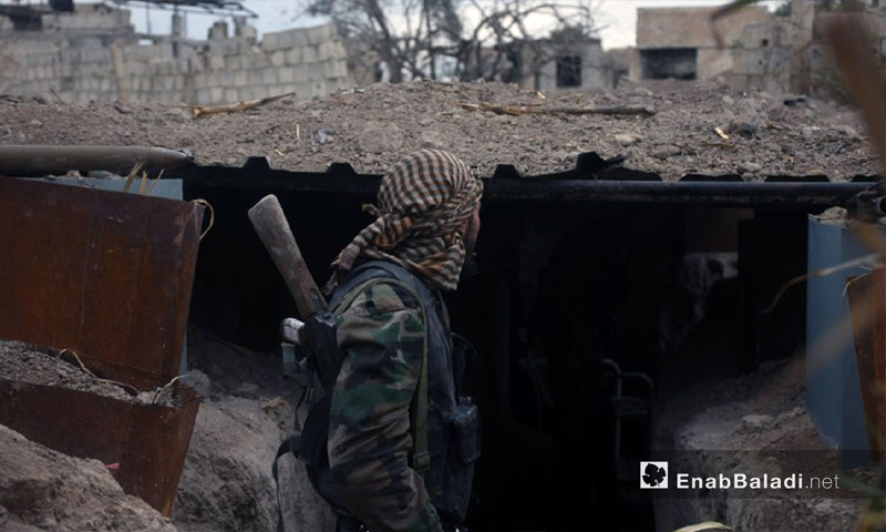 عنصر من "جيش الإسلام" في بلدة حوش الضواهرة بالغوطة الشرقية - 13 شباط 2018 (عنب بلدي)