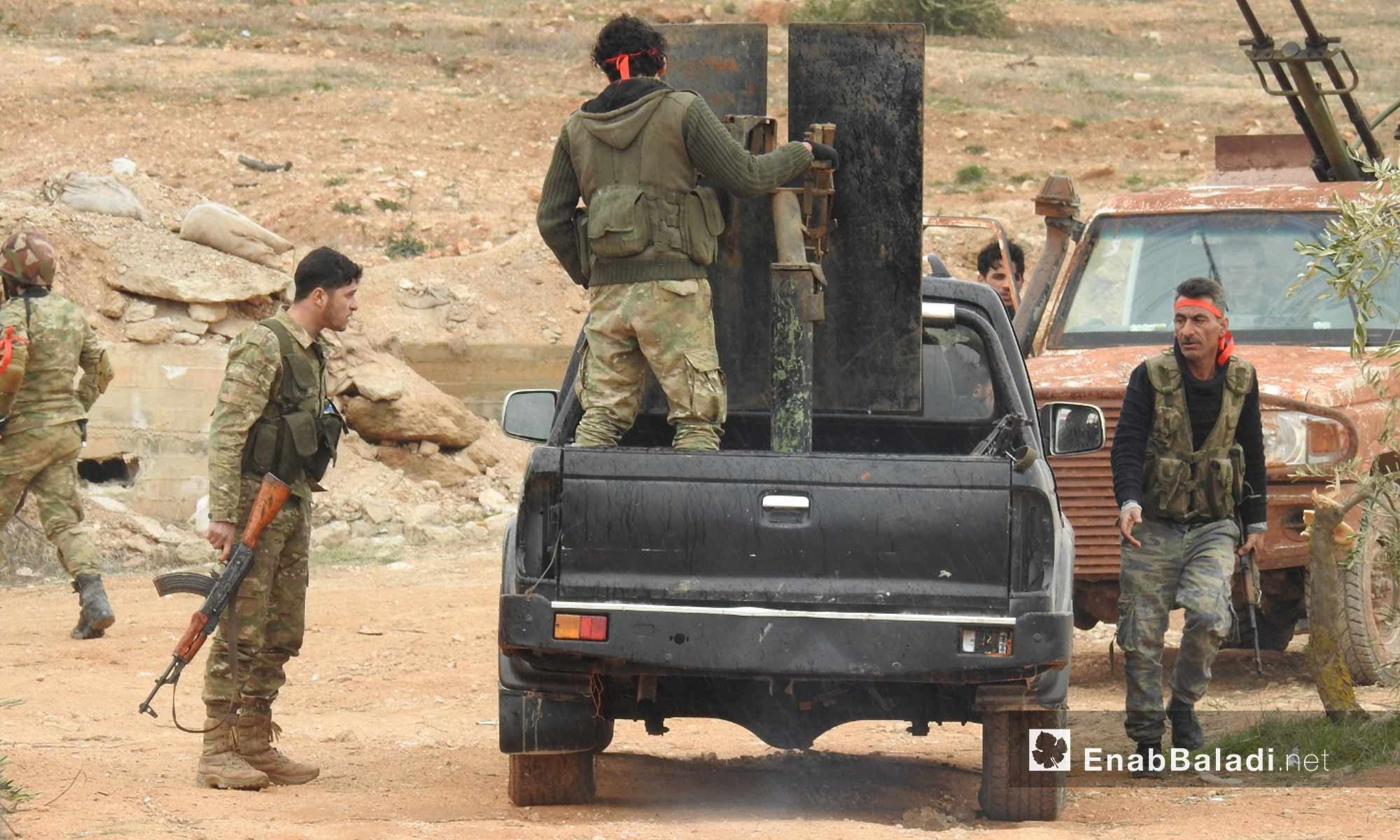 عناصر من الجيش الحر على محور شران بريف مدينة عفرين - 11 شباط 2018 (عنب بلدي)