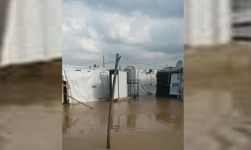 فيضانات في مخيمات اللاجئين السوريين شمالي لبنان - 18 شباط 2018 (حساب وزارة النازحين في تويتر)