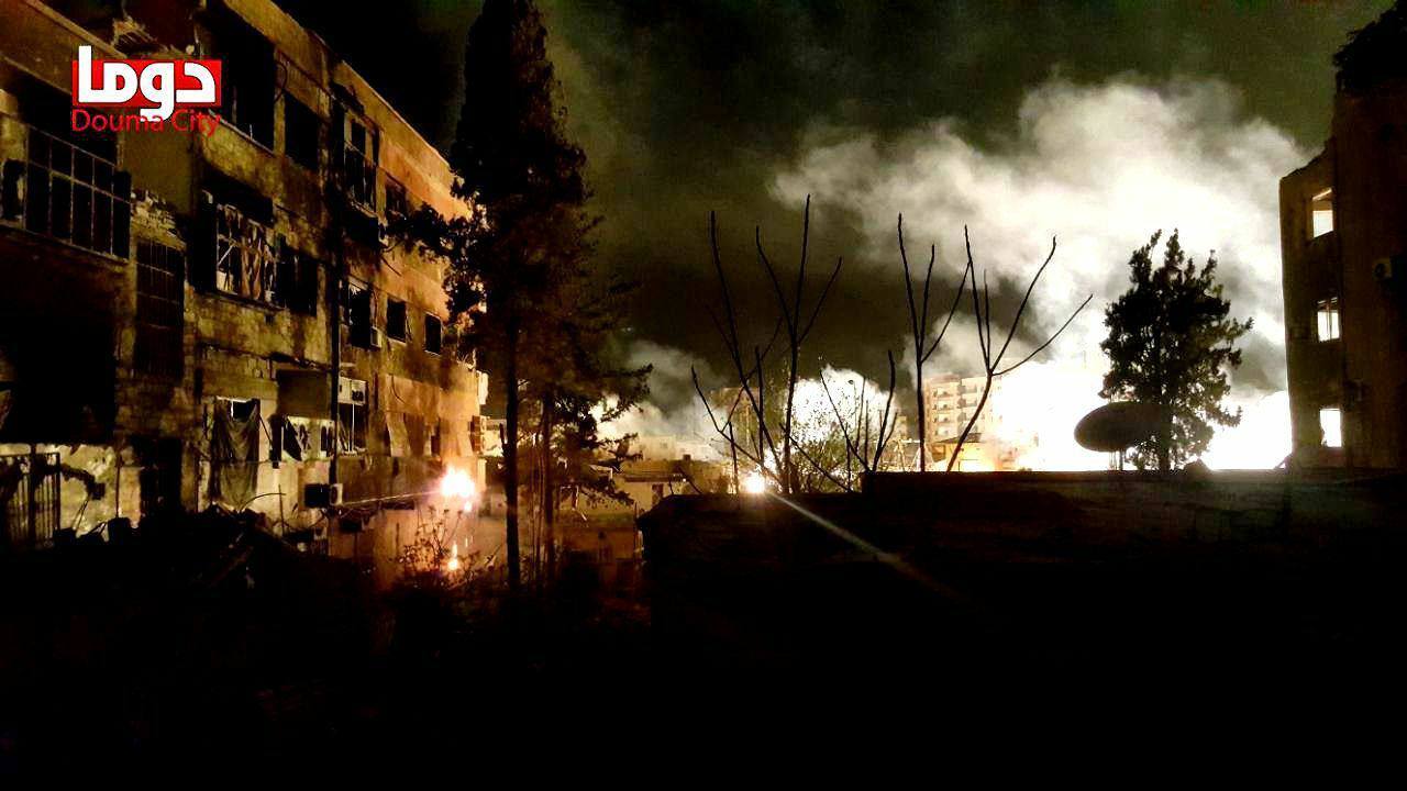 آثار القصف الذي استهدف مدينة دوما بريف دمشق - 22 آذار 2013 (تنسيقية دوما)