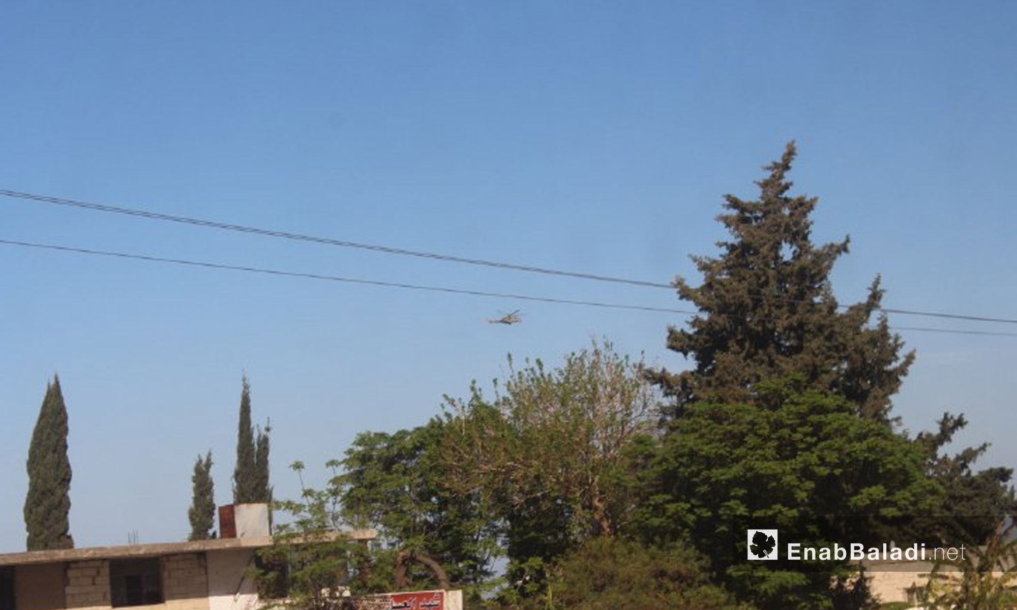 اقلاع طيران مروحي من منصة مطار حميميم في اللاذقية - 26 آذار 2018 (عنب بلدي)