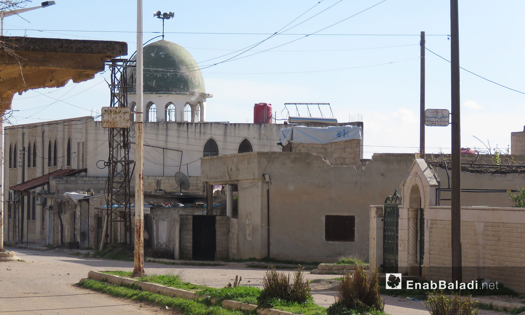 جامع في بلدة كرناز بعد سيطرة الجيش الحر  عليها في ريف حماة - 14 آذار 2018 (عنب بلدي)