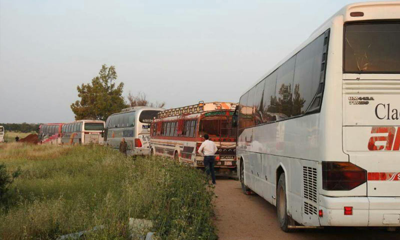 حافلات تدخل بلدتي كفريا والفوعة في ريف إدلب- 30 من نيسان 2018 (سانا)